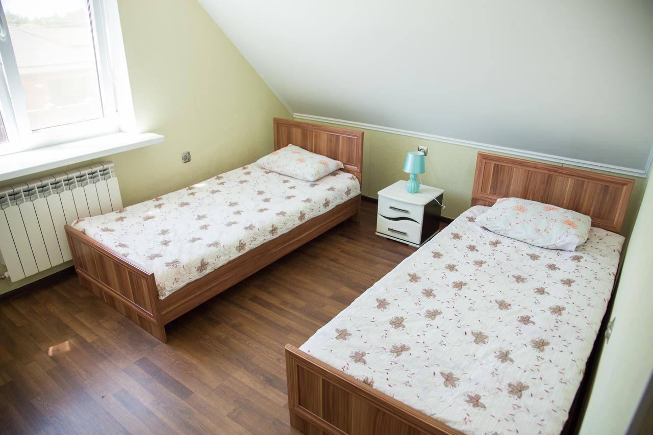 Guest House Аirport Brest Buitenkant foto